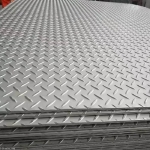 Bí Quyết Giữ An Toàn Sàn Xưởng: Chọn Ngay Tấm Chống Trượt Chuẩn Công Nghiệp!